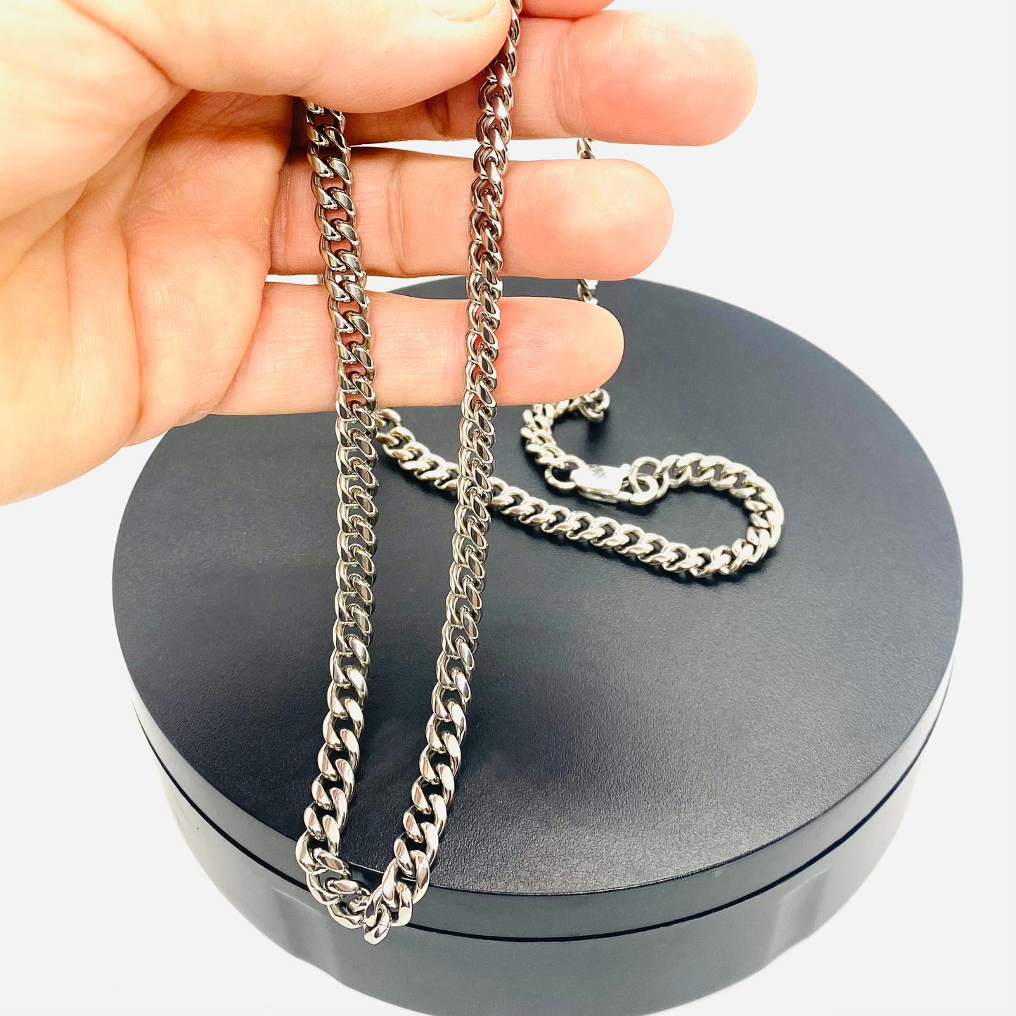 SK4019 Necklace 1/4" Wide Cuban Link Silver Color