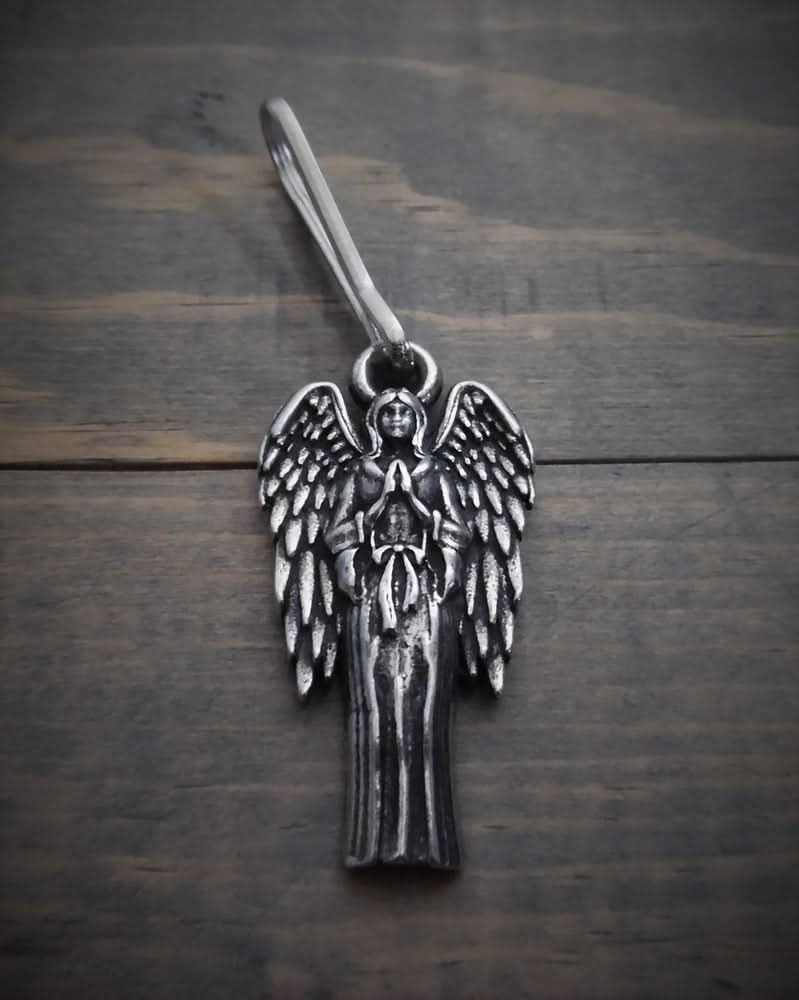 BZP-2 Angel Zipper Pull