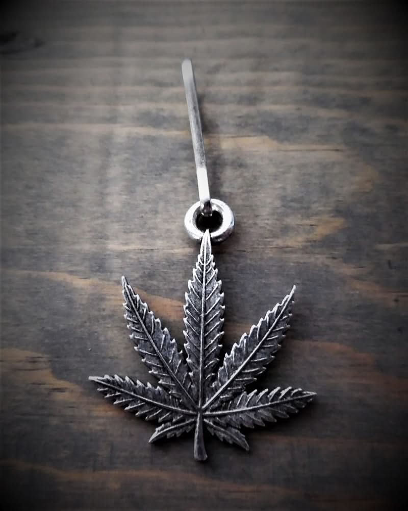 BZP-3 Bud Leaf Zipper Pull