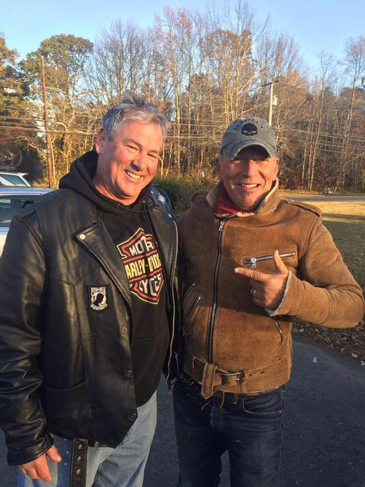 VFW Riders Help Out a Biker Broken Down on the roadside.  Meet Celebrity Singer