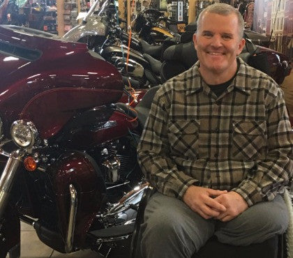Cop Paralyzed in the Line of Duty Just Got A Huge Gift From Community and Local Harley Dealer
