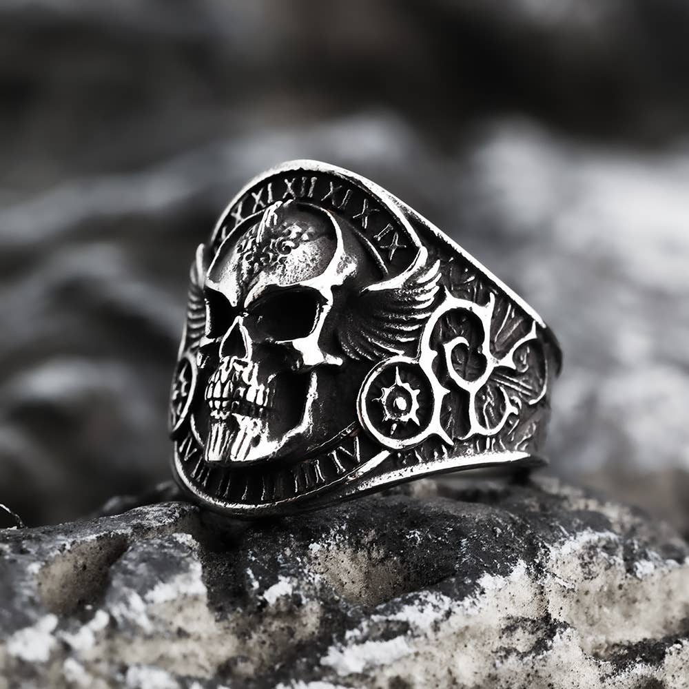 Retro Stainless Steel Motorcycle Style Skull Ring: 11