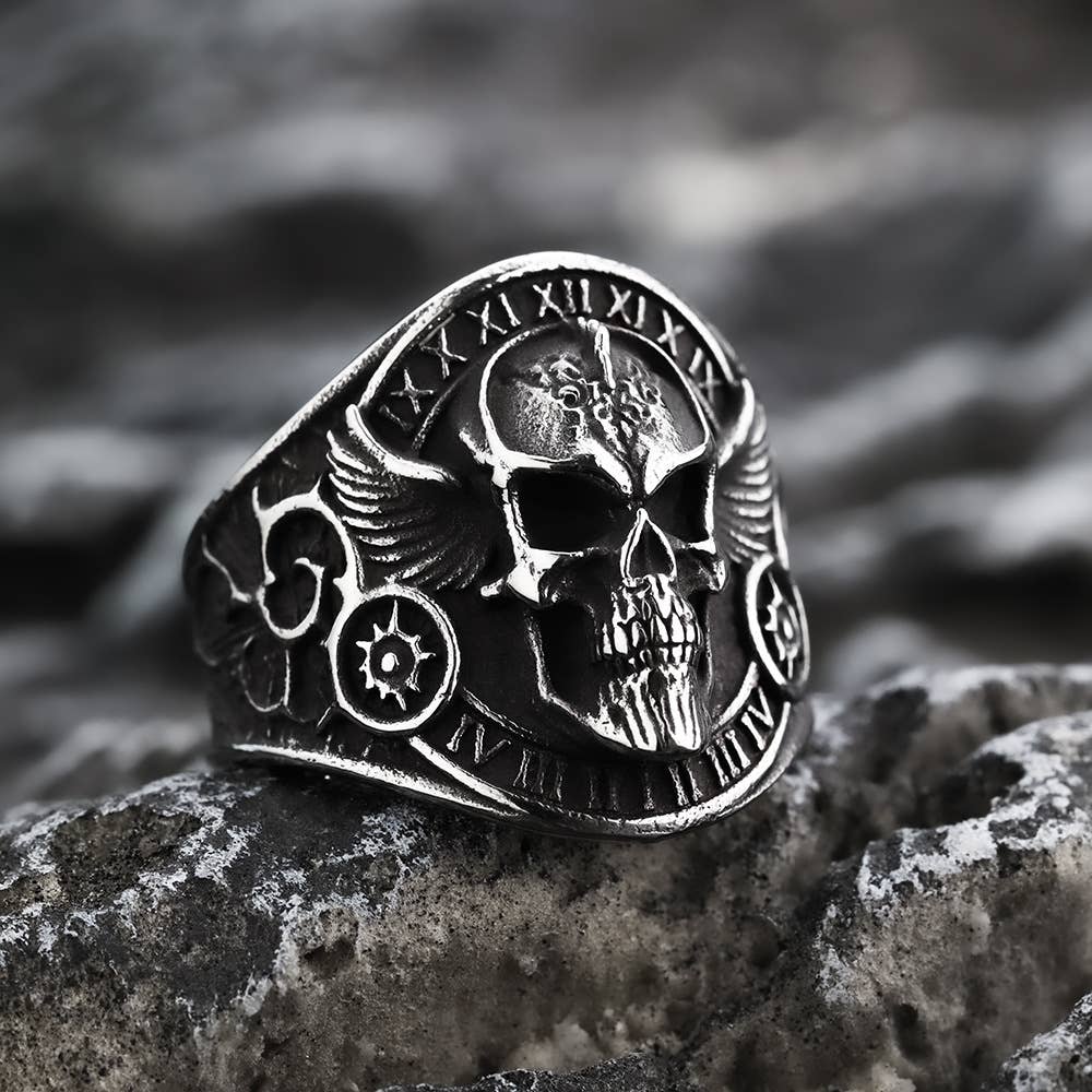 Retro Stainless Steel Motorcycle Style Skull Ring: 7