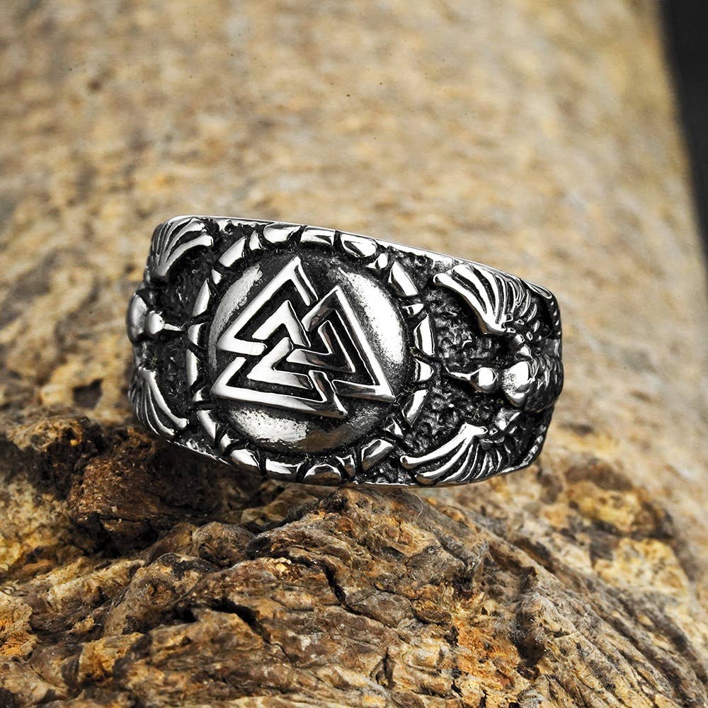 Vintage Viking Triangular Raven Totem Ring: 9