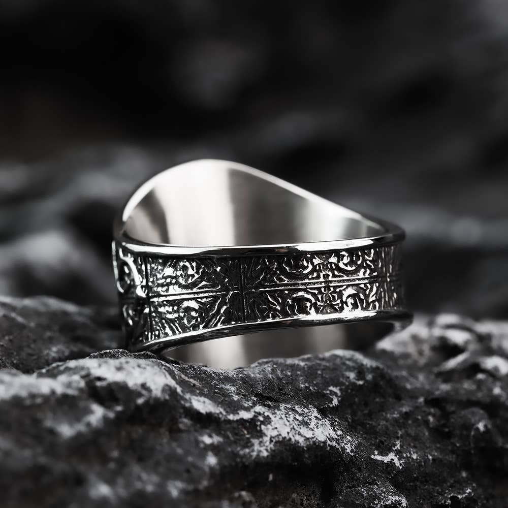Retro Stainless Steel Motorcycle Style Skull Ring: 8