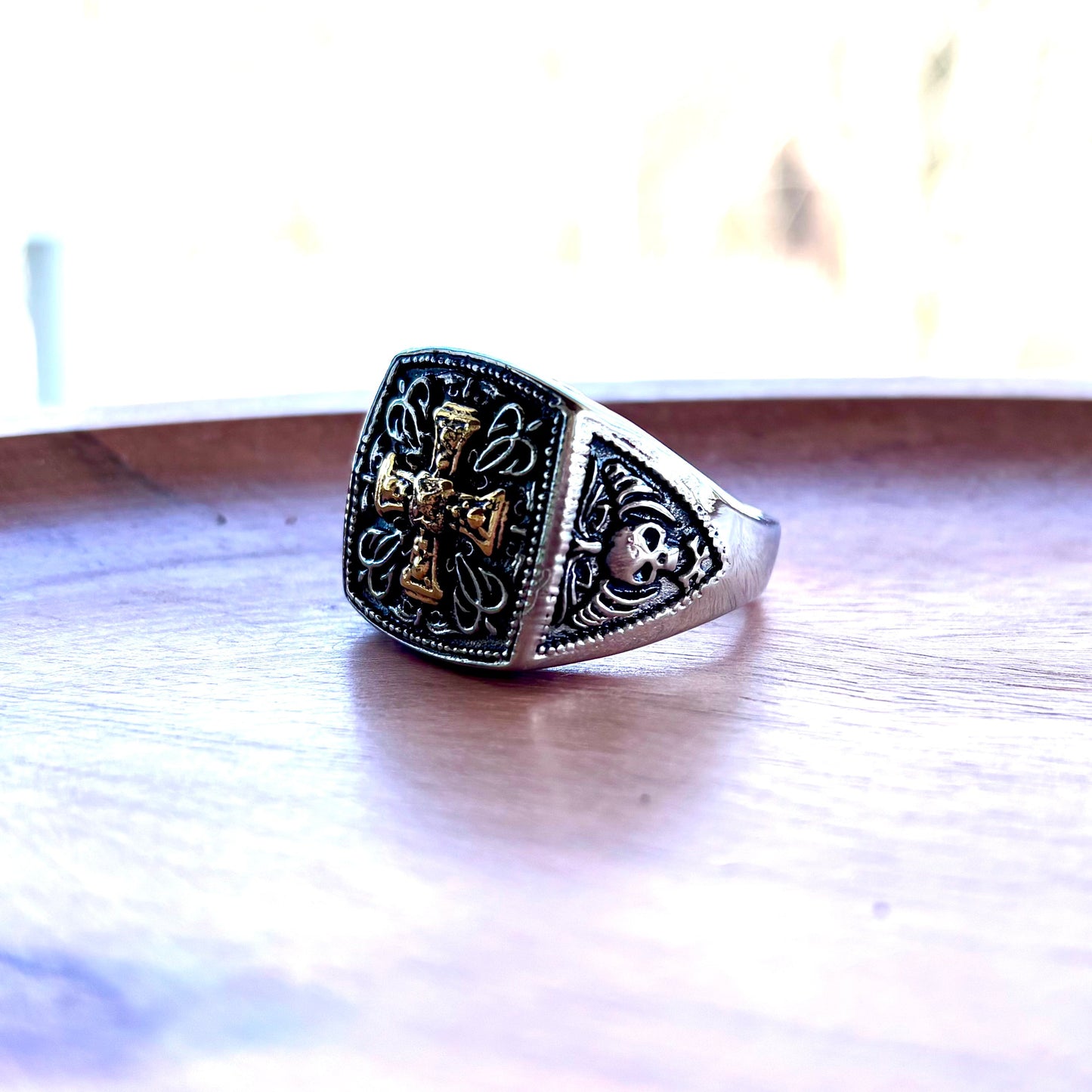 The King’s Crusader Ring (Gold Edition)