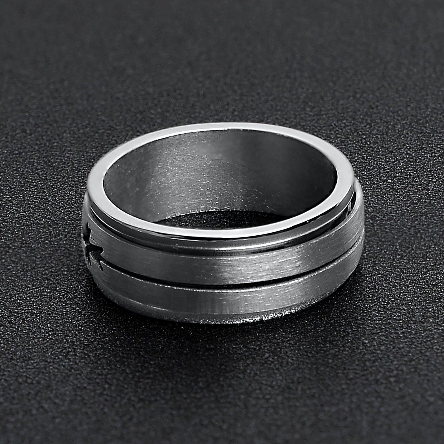 Cutout Cross Spinner Ring